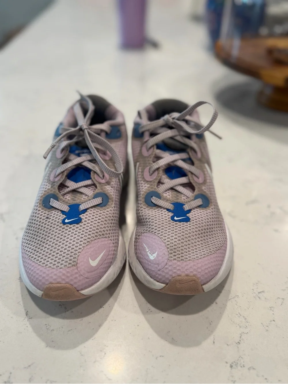 Nike accents light lace